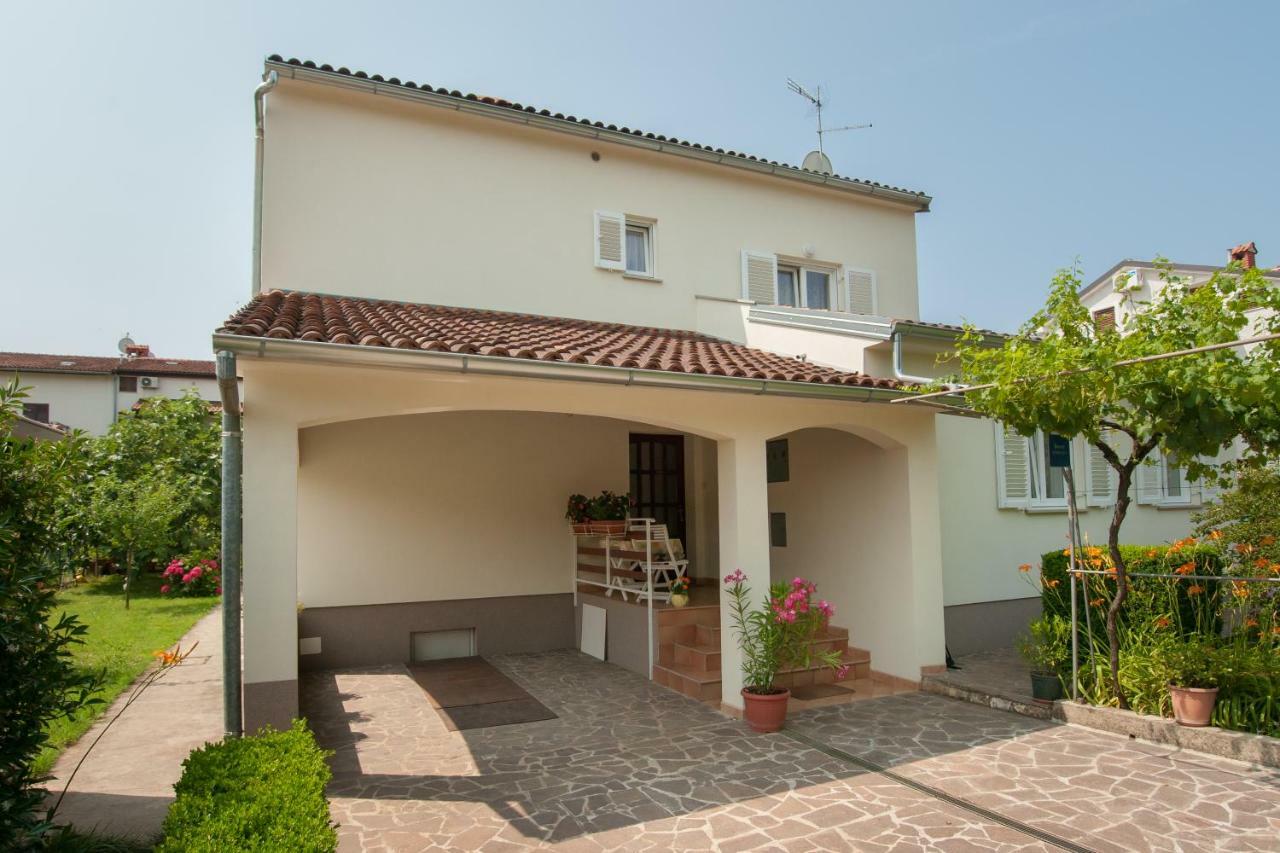 Studio And Apartment Nadia With Garden Poreč Dış mekan fotoğraf