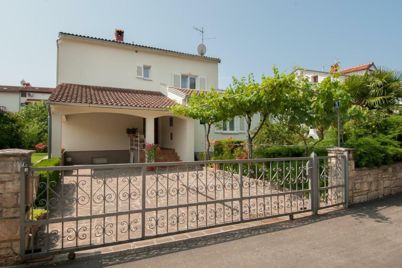 Studio And Apartment Nadia With Garden Poreč Dış mekan fotoğraf